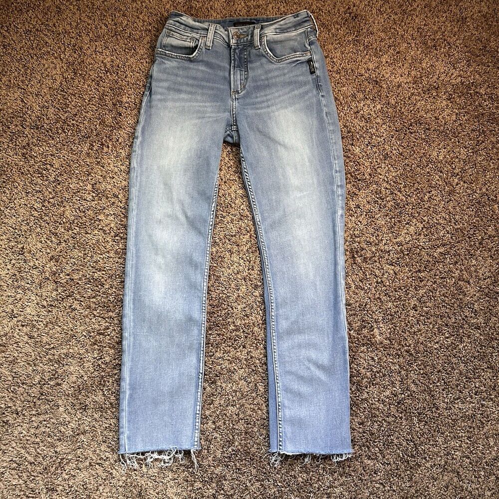 Silver Jeans Avery Straight Leg - Raw Hem Legs - W28 L31